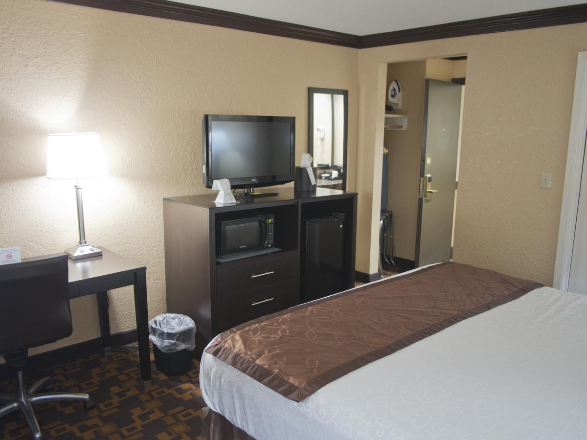 Days Inn & Suites By Wyndham Coralville / Iowa City - thumb 9