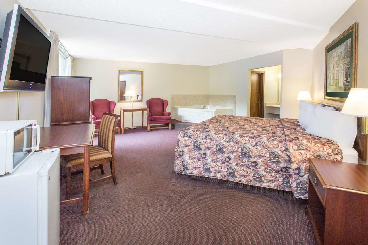 Days Inn By Wyndham Dubuque - thumb 13