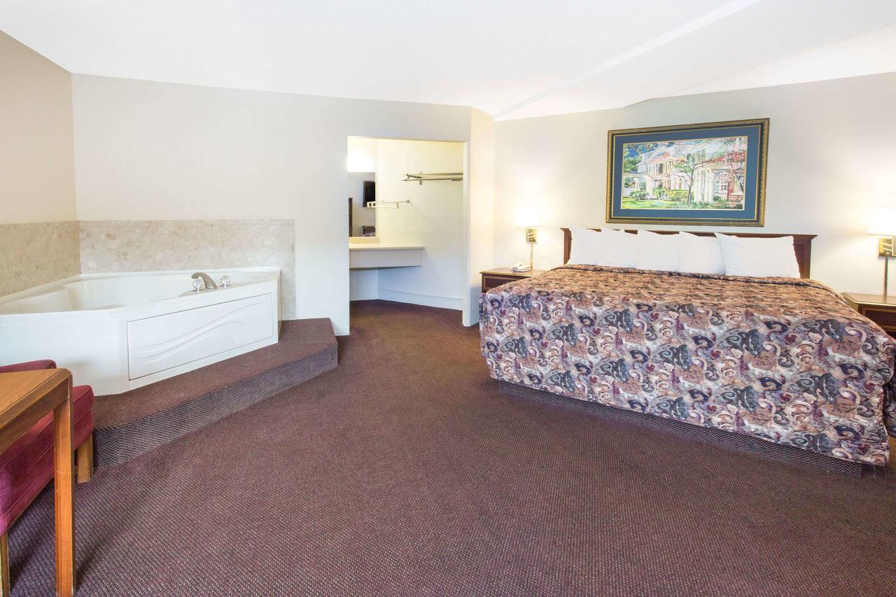 Days Inn By Wyndham Dubuque - thumb 6