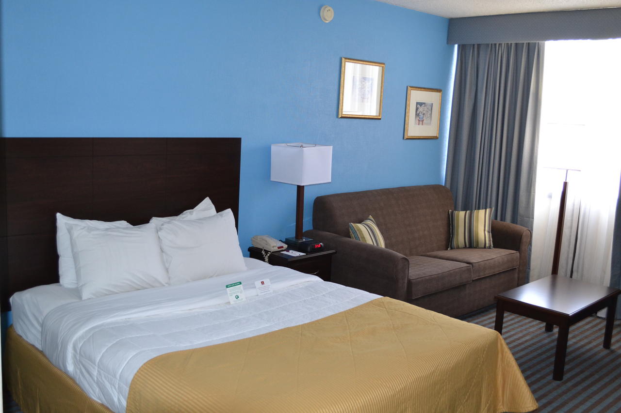 Ramada By Wyndham Cedar Rapids - thumb 20