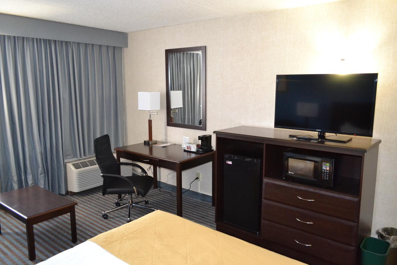 Ramada By Wyndham Cedar Rapids - thumb 21