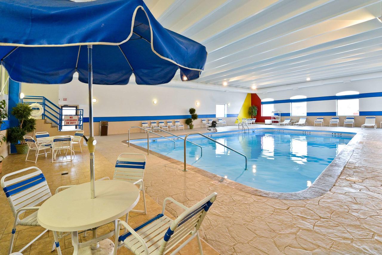 Comfort Inn & Suites Event Center - thumb 3