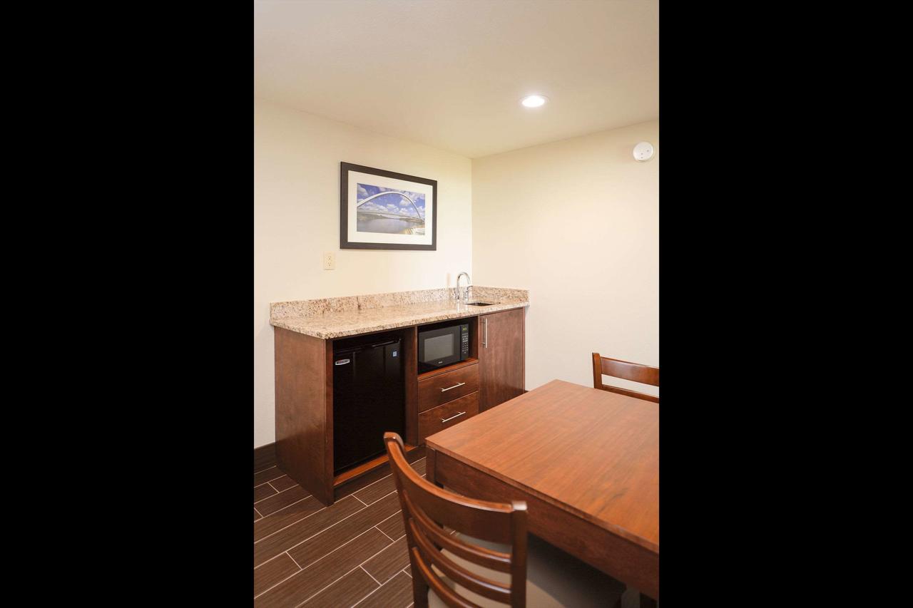 Comfort Inn & Suites Event Center - thumb 14