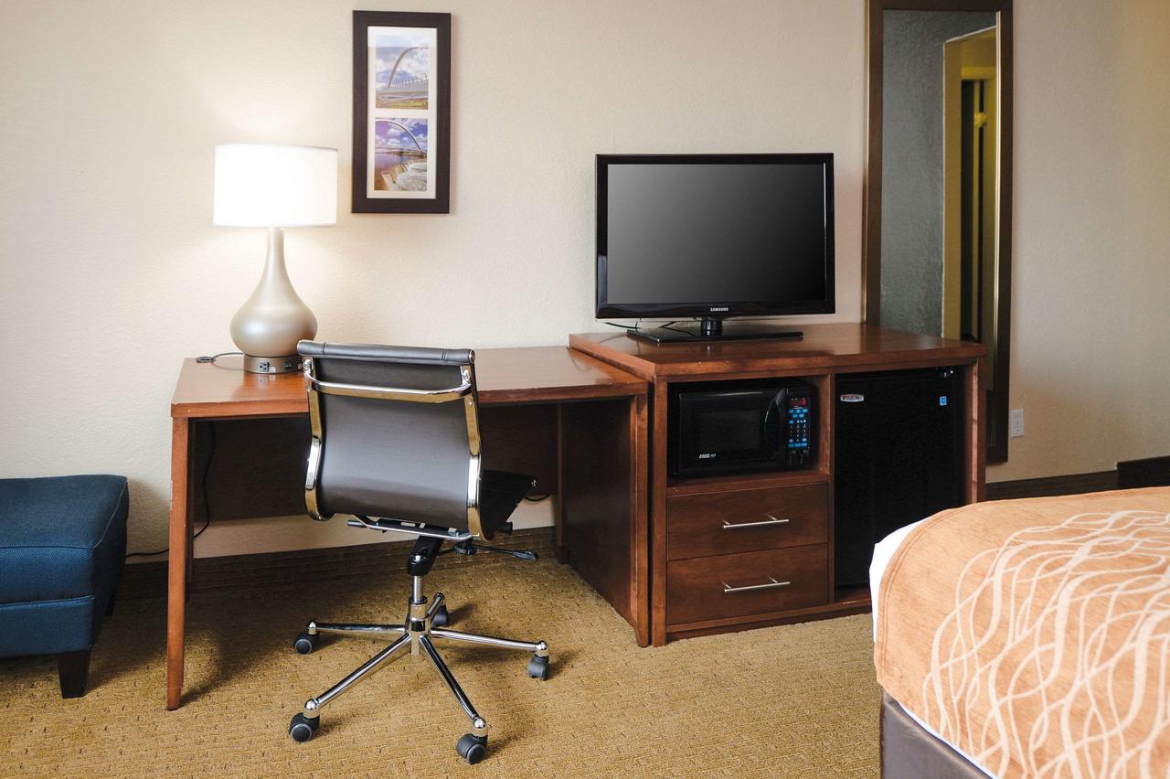 Comfort Inn & Suites Event Center - thumb 11