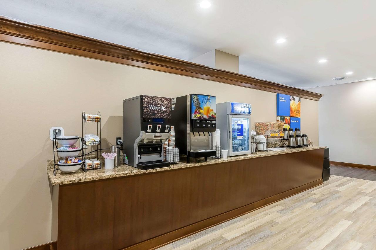 Comfort Inn & Suites Event Center - thumb 4