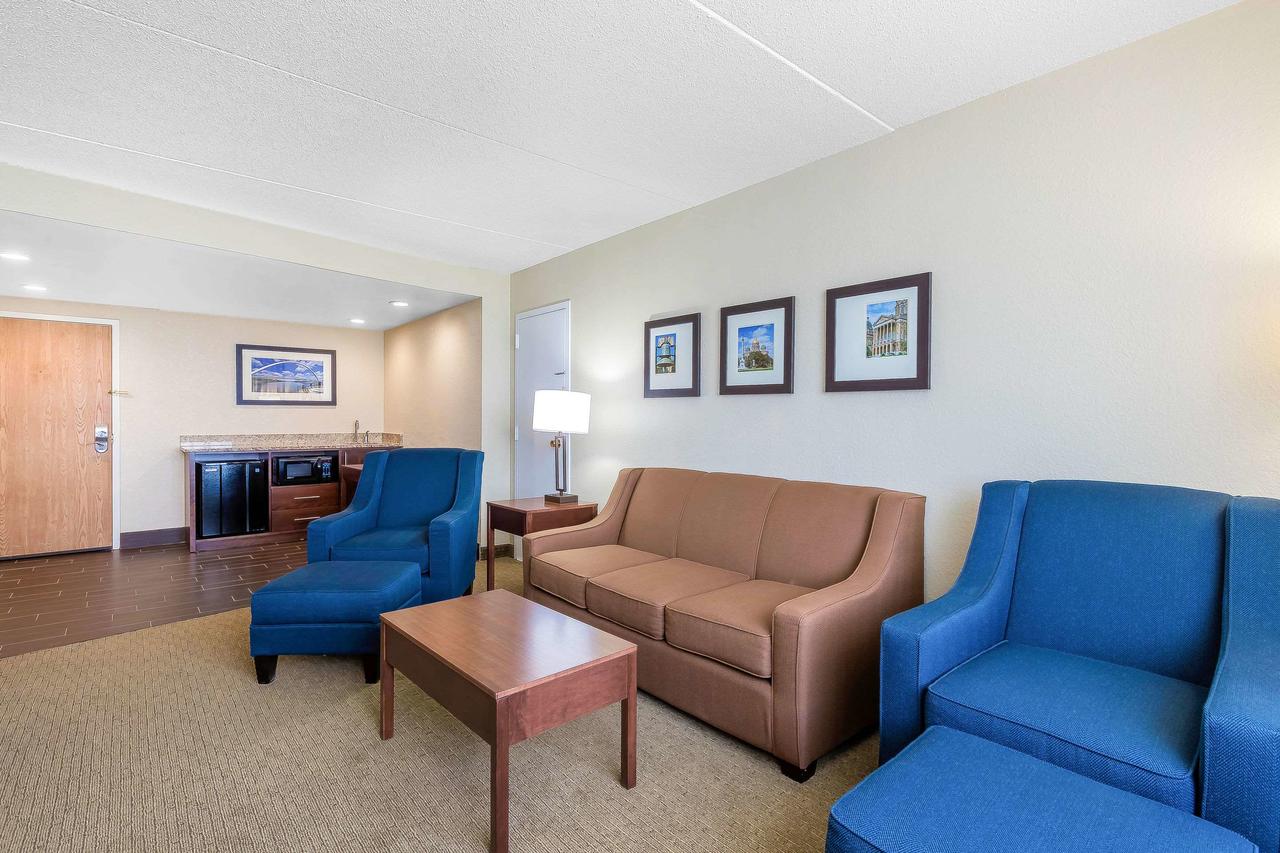 Comfort Inn & Suites Event Center - thumb 16
