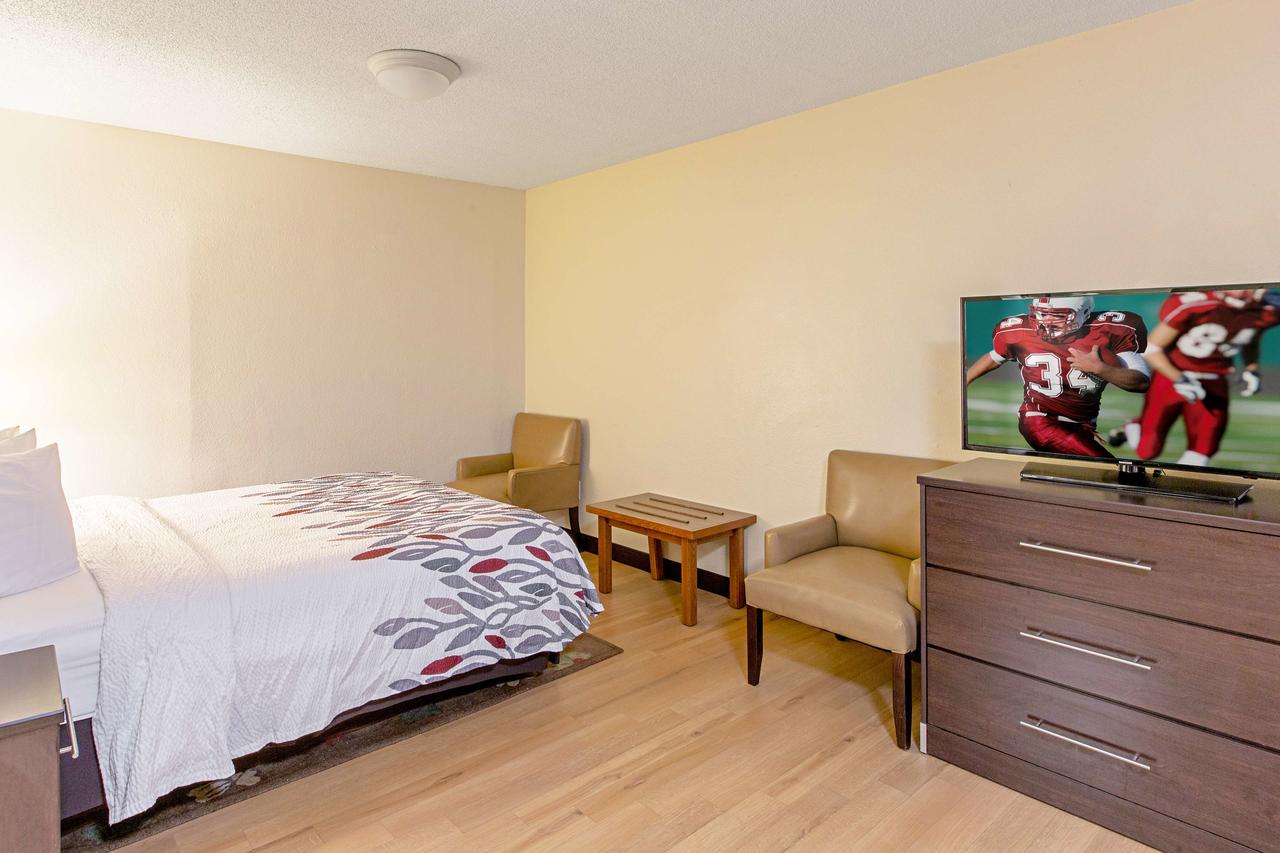 Red Roof Inn & Suites Omaha - Council Bluffs - thumb 25