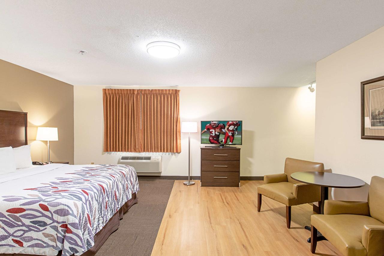 Red Roof Inn & Suites Omaha - Council Bluffs - thumb 36