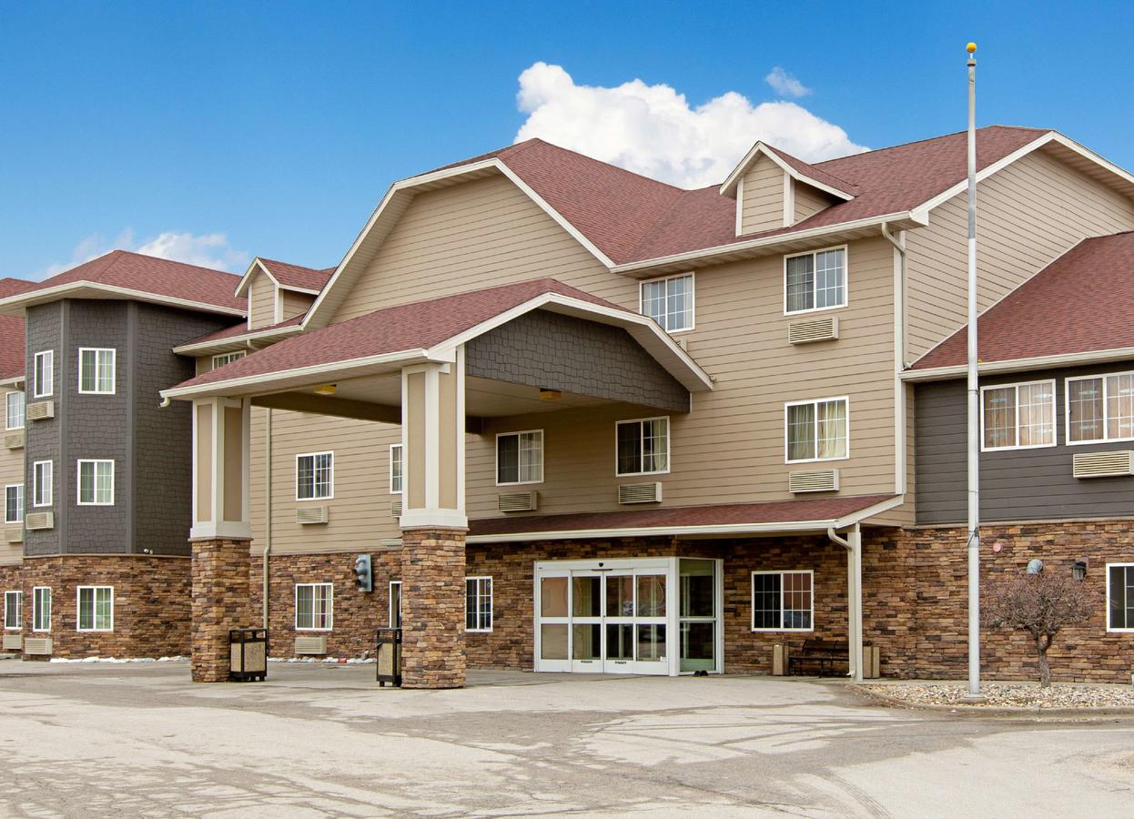 Red Roof Inn & Suites Omaha - Council Bluffs - thumb 29