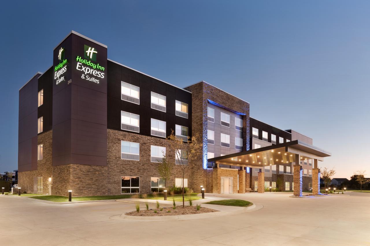 Holiday Inn Express & Suites - West Des Moines - Jordan Creek - thumb 0
