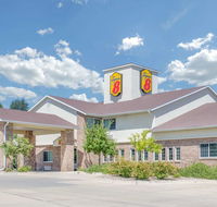 Super 8 by Wyndham Cedar Falls - Tourism House