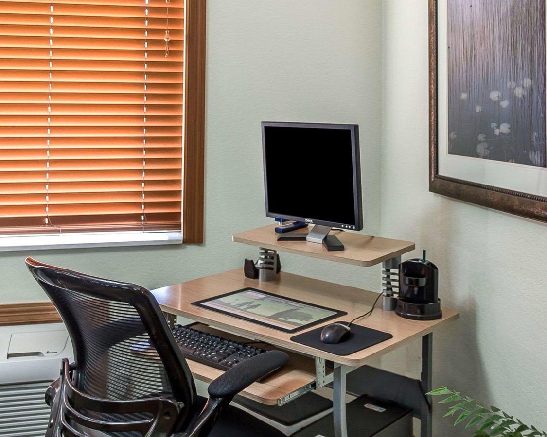 Quality Inn At Collins Road - thumb 22