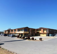 Super 7 Motel - Tourism House