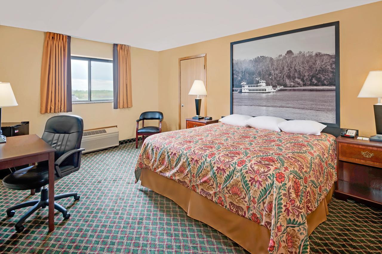 Super 8 By Wyndham Iowa Falls - thumb 10