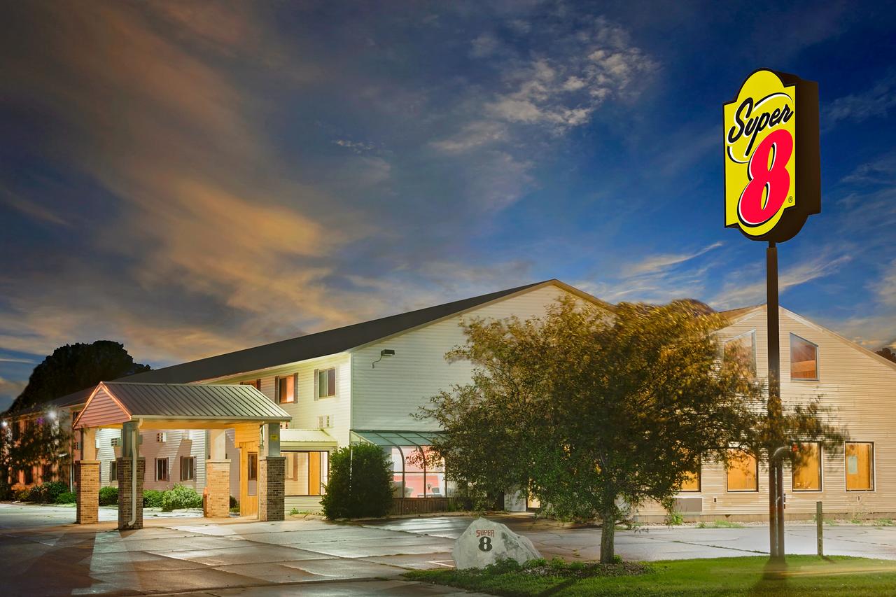 Super 8 By Wyndham Iowa Falls - thumb 2