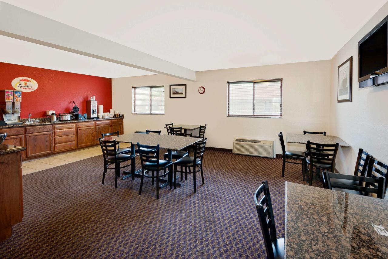 Super 8 By Wyndham Iowa Falls - thumb 28