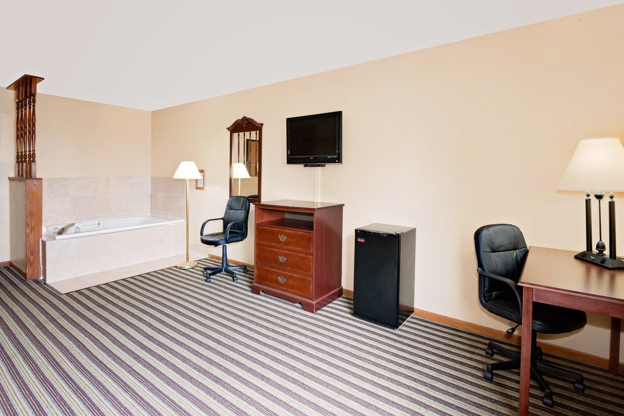 Super 8 By Wyndham Iowa Falls - thumb 9