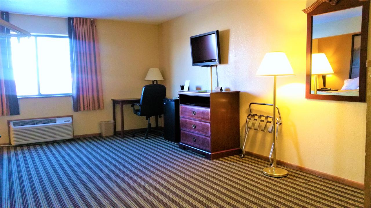 Super 8 By Wyndham Iowa Falls - thumb 4