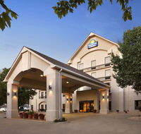 Days Inn  Suites by Wyndham Cedar Rapids - Tourism House