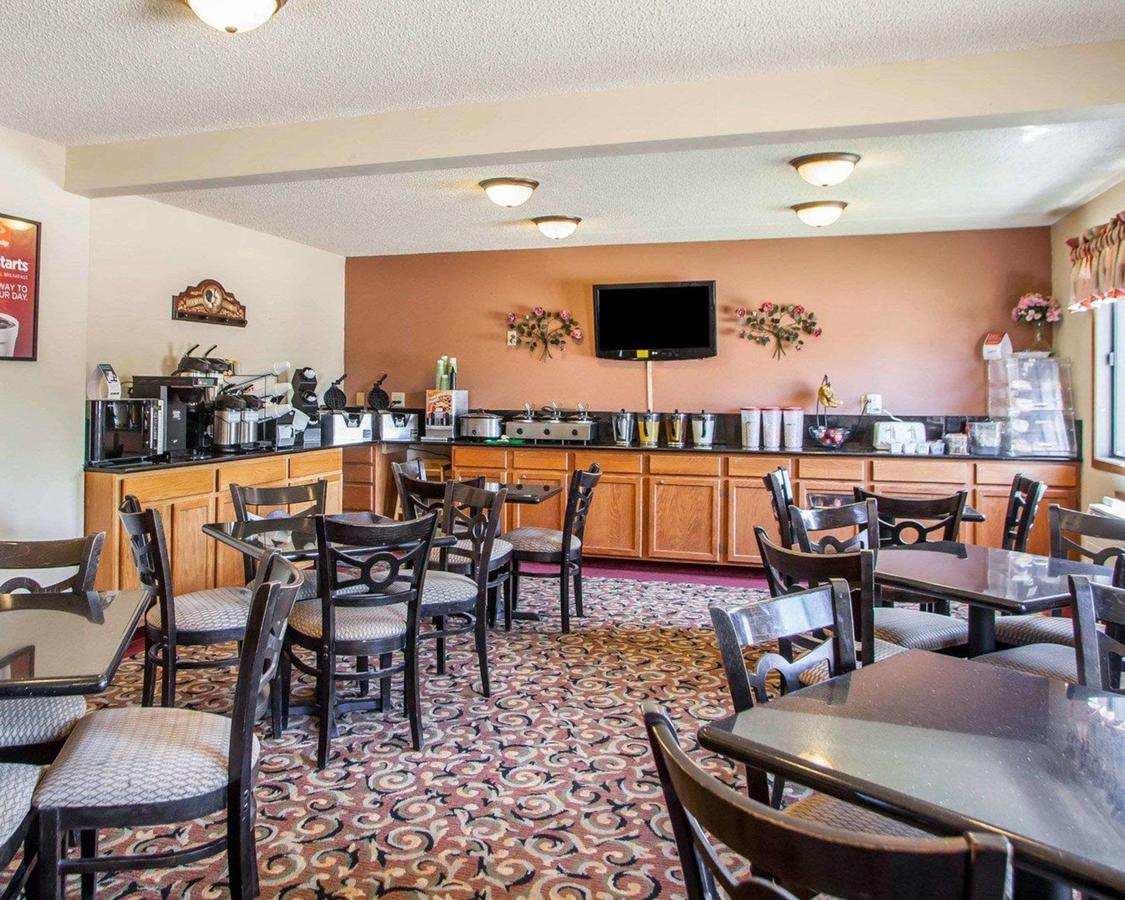 Econo Lodge Inn & Suites Bettendorf - thumb 1
