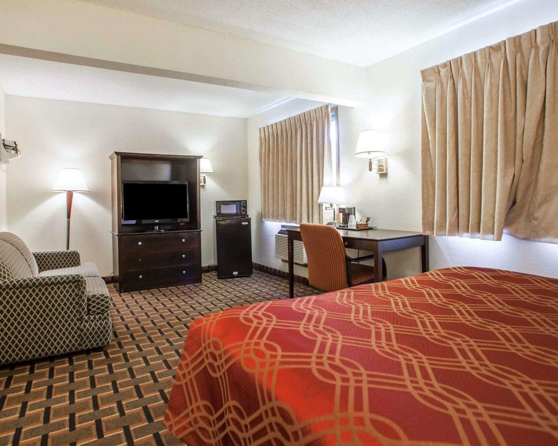 Econo Lodge Inn & Suites Bettendorf - thumb 30