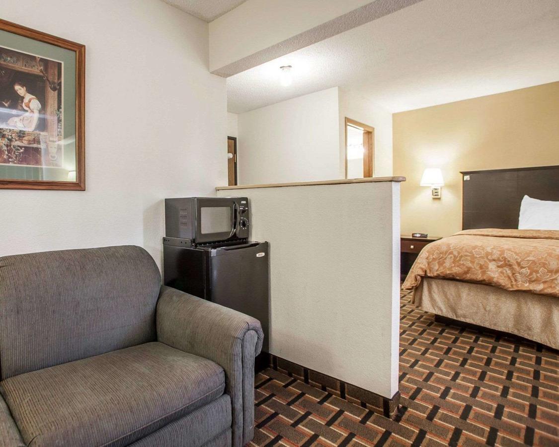 Econo Lodge Inn & Suites Bettendorf - thumb 33
