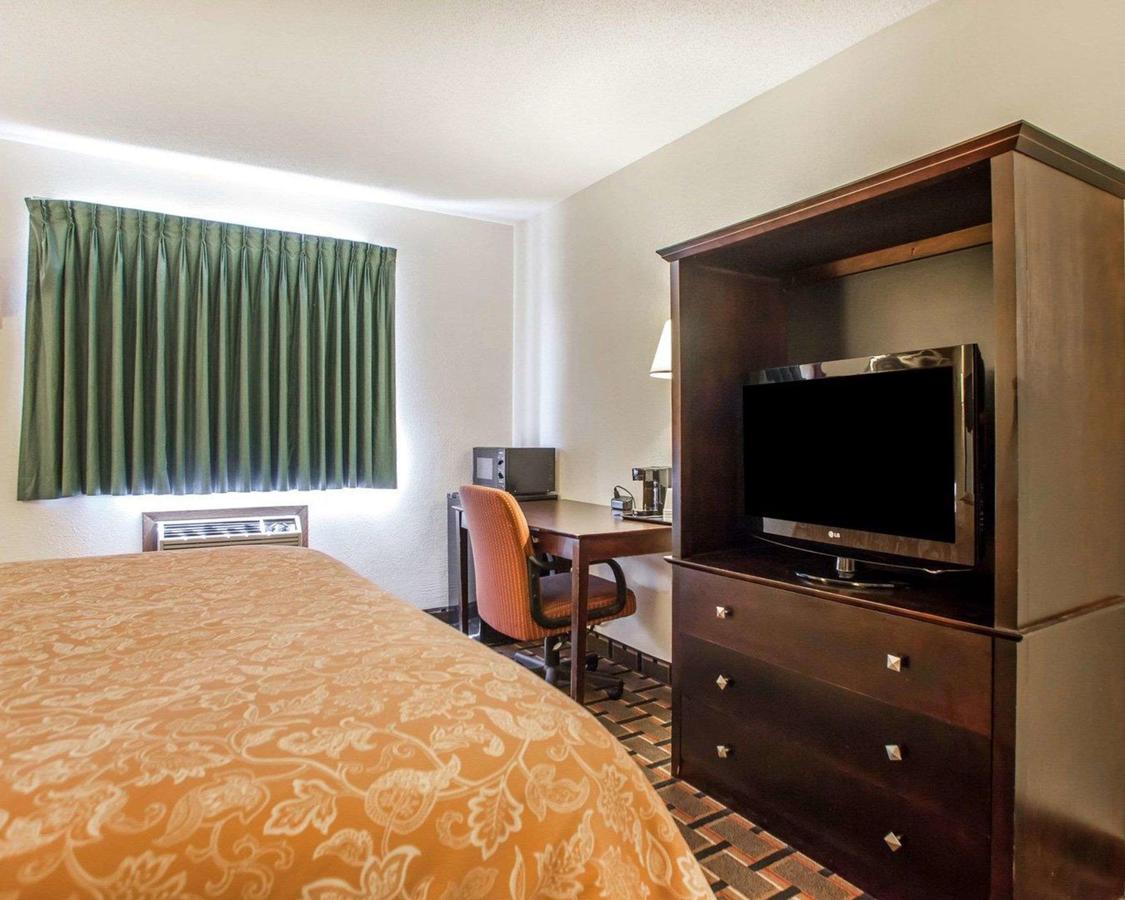 Econo Lodge Inn & Suites Bettendorf - thumb 6