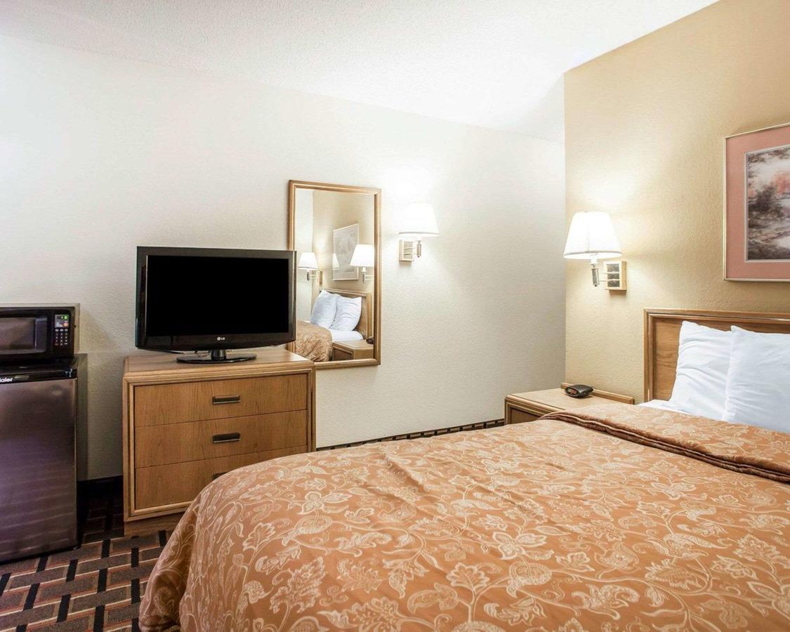 Econo Lodge Inn & Suites Bettendorf - thumb 21