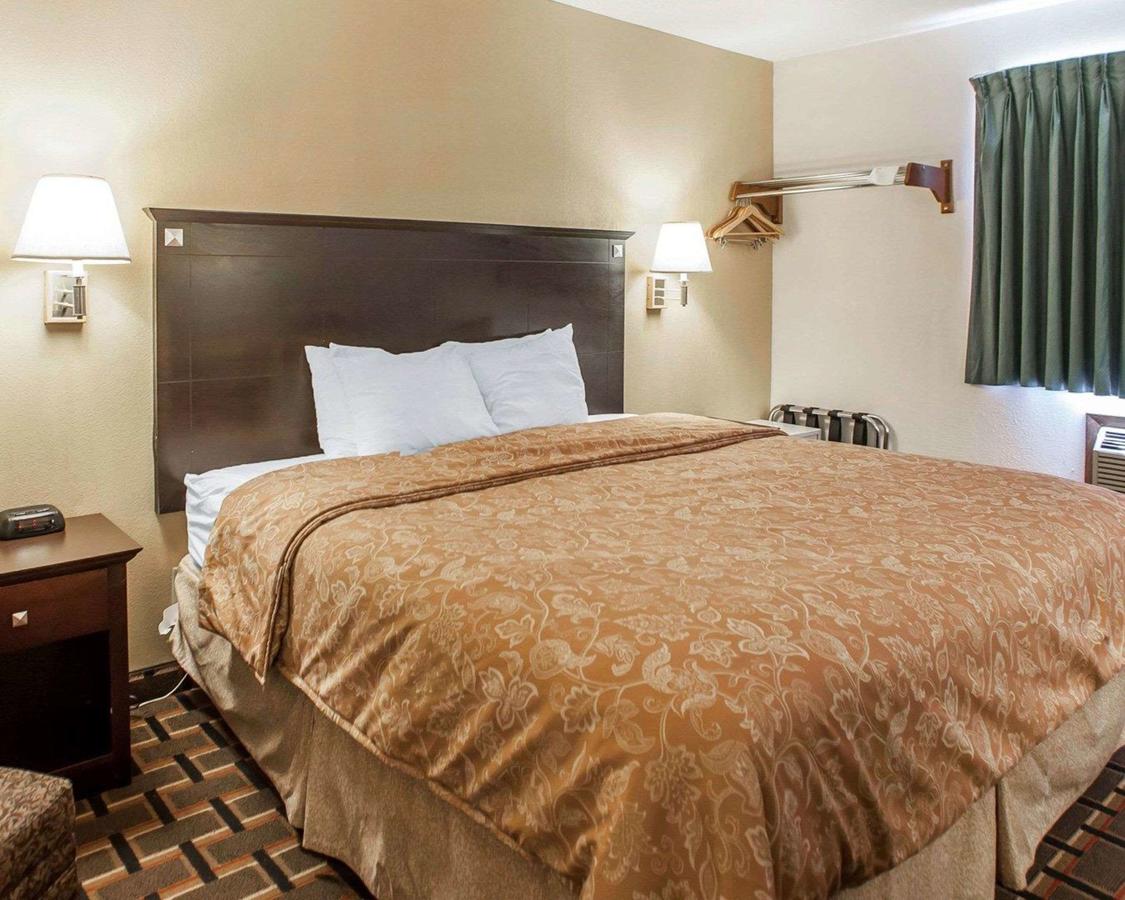 Econo Lodge Inn & Suites Bettendorf - thumb 17