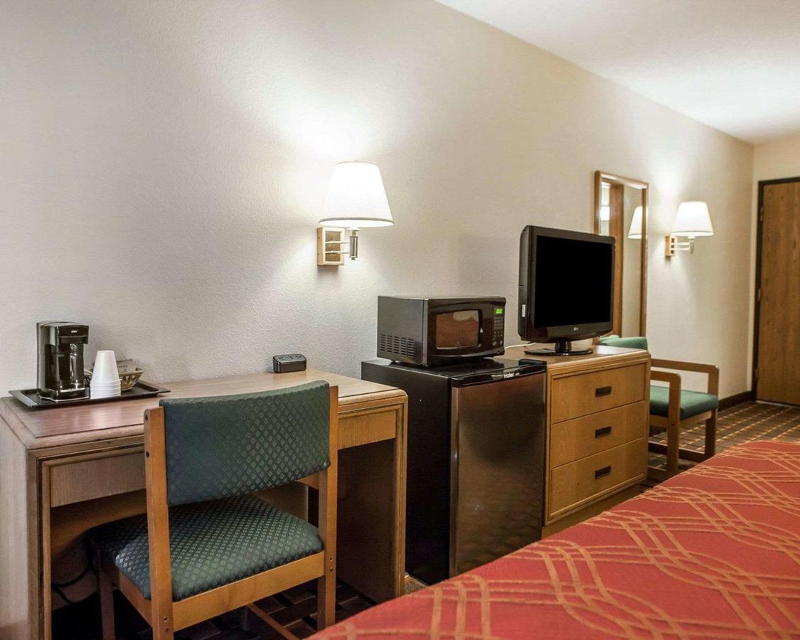 Econo Lodge Inn & Suites Bettendorf - thumb 31