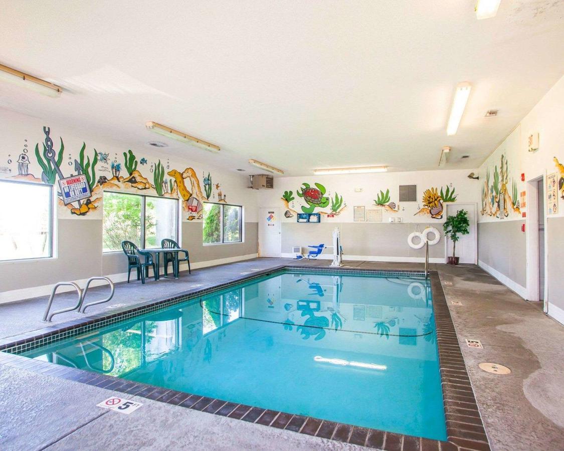 Econo Lodge Inn & Suites Bettendorf - thumb 5