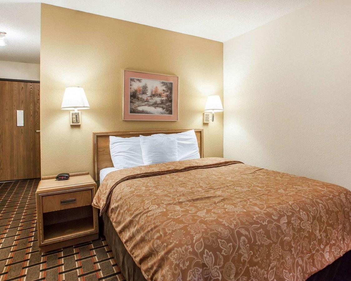 Econo Lodge Inn & Suites Bettendorf - thumb 14