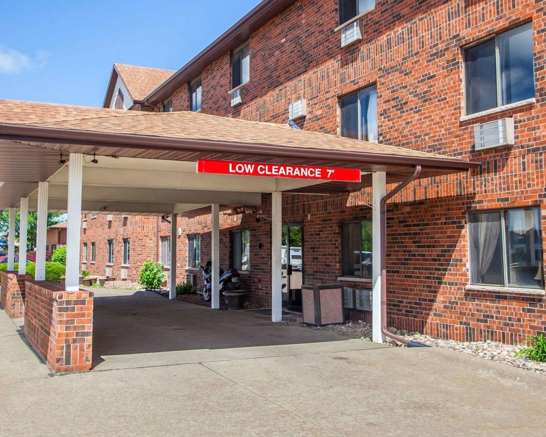 Econo Lodge Inn & Suites Bettendorf - thumb 4