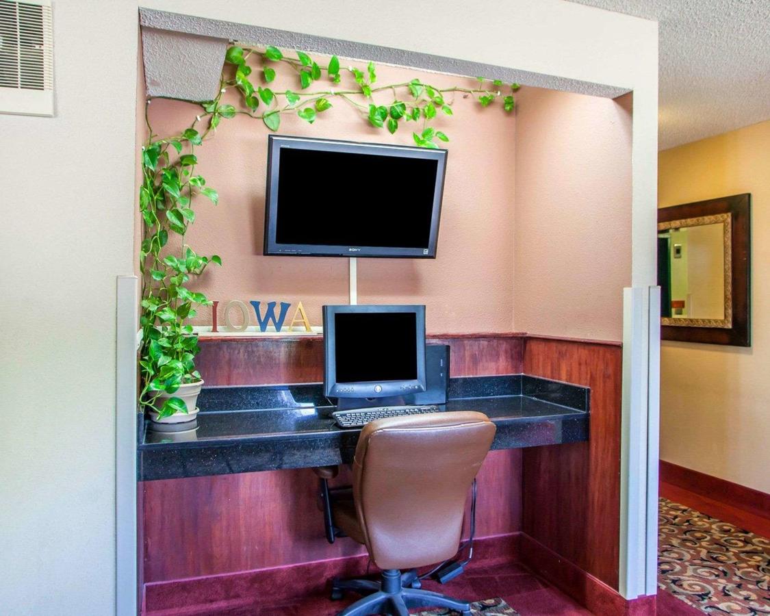 Econo Lodge Inn & Suites Bettendorf - thumb 36