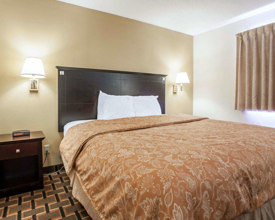 Econo Lodge Inn & Suites Bettendorf - thumb 38