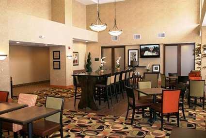 Hampton Inn & Suites Cedar Rapids - thumb 0