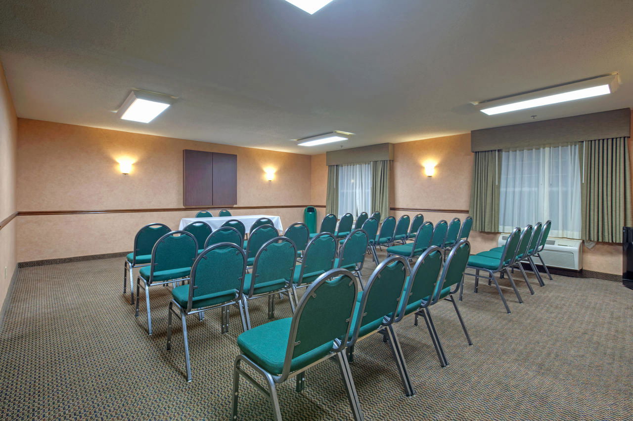 Country Inn & Suites By Radisson, Cedar Falls, IA - thumb 37