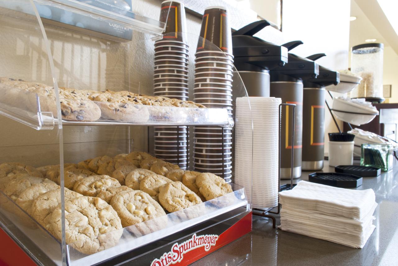 Country Inn & Suites By Radisson, Cedar Falls, IA - thumb 1