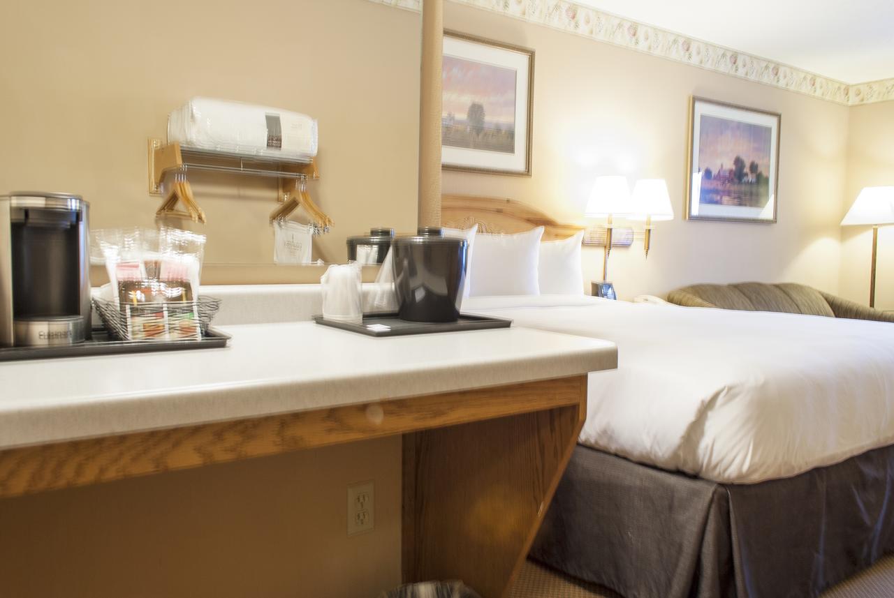 Country Inn & Suites By Radisson, Cedar Falls, IA - thumb 11