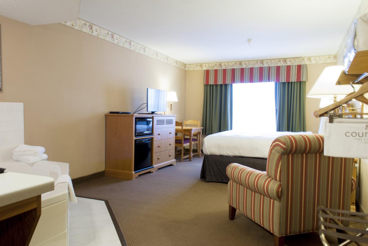 Country Inn & Suites By Radisson, Cedar Falls, IA - thumb 19