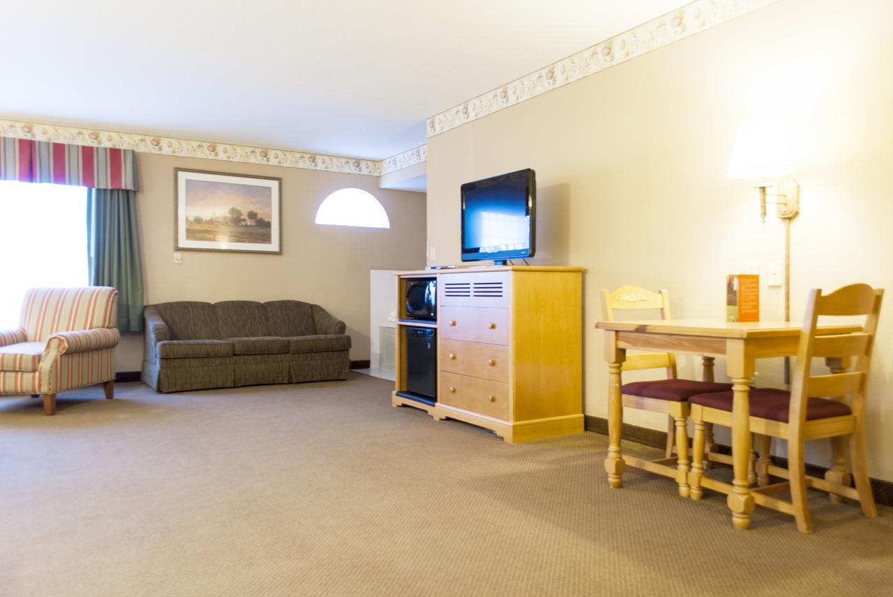 Country Inn & Suites By Radisson, Cedar Falls, IA - thumb 20