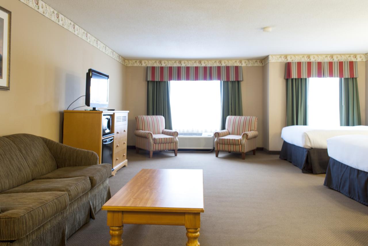 Country Inn & Suites By Radisson, Cedar Falls, IA - thumb 25