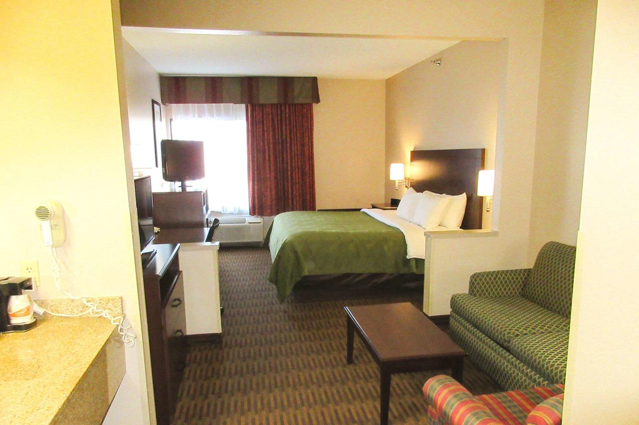 Quality Inn & Suites Lawrence - University Area - thumb 23