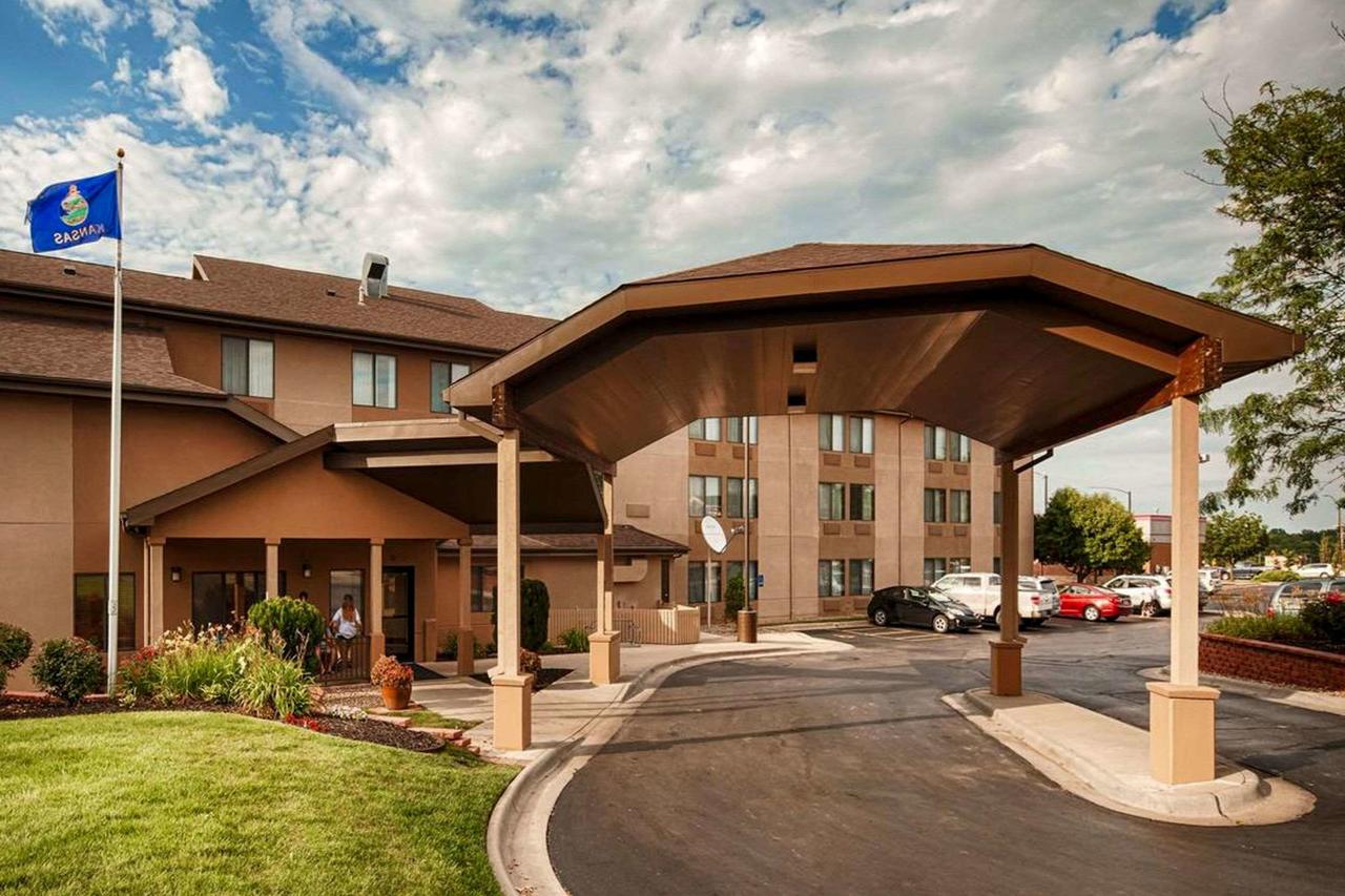 Quality Inn & Suites Lawrence - University Area - thumb 2