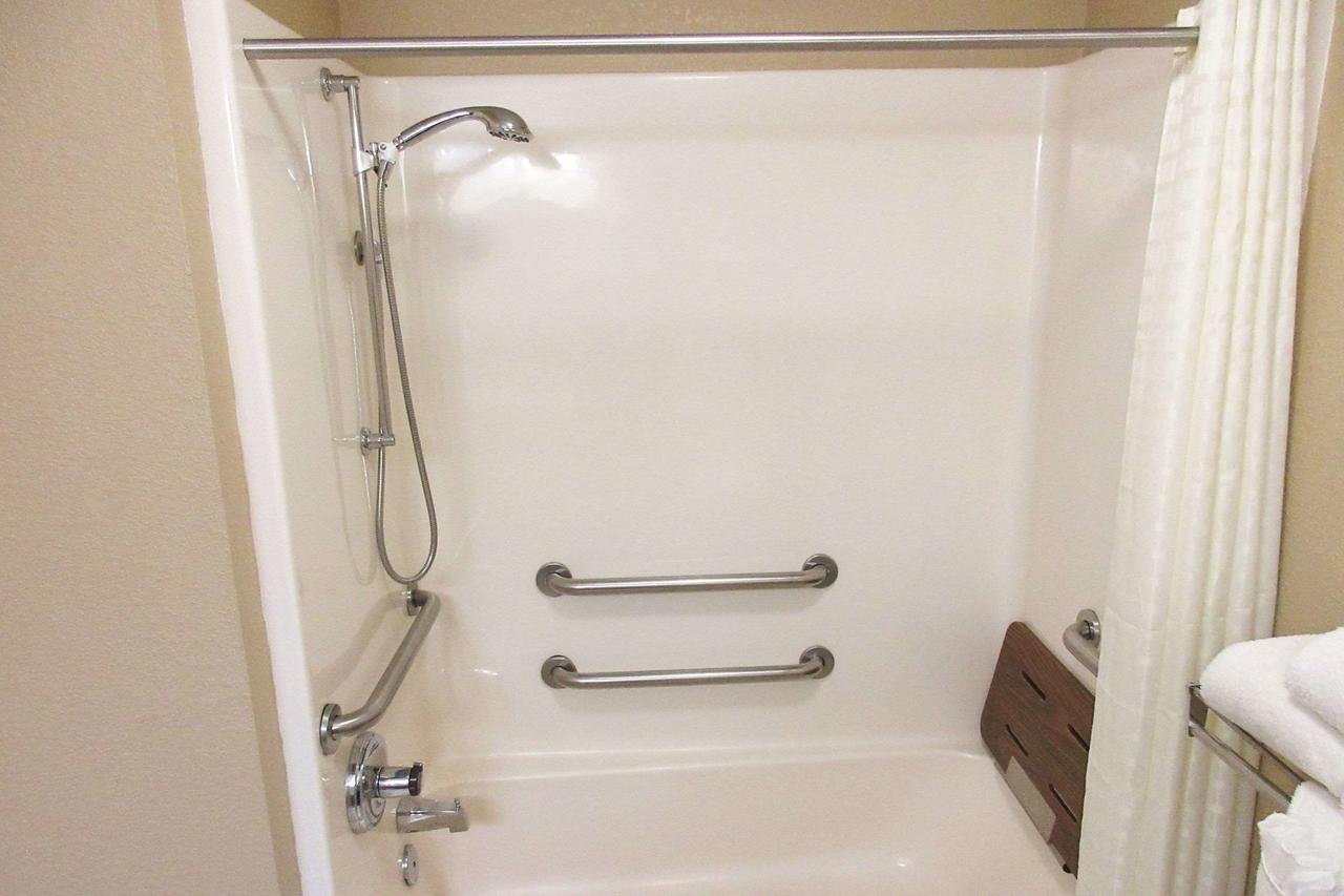 Quality Inn & Suites Lawrence - University Area - thumb 28