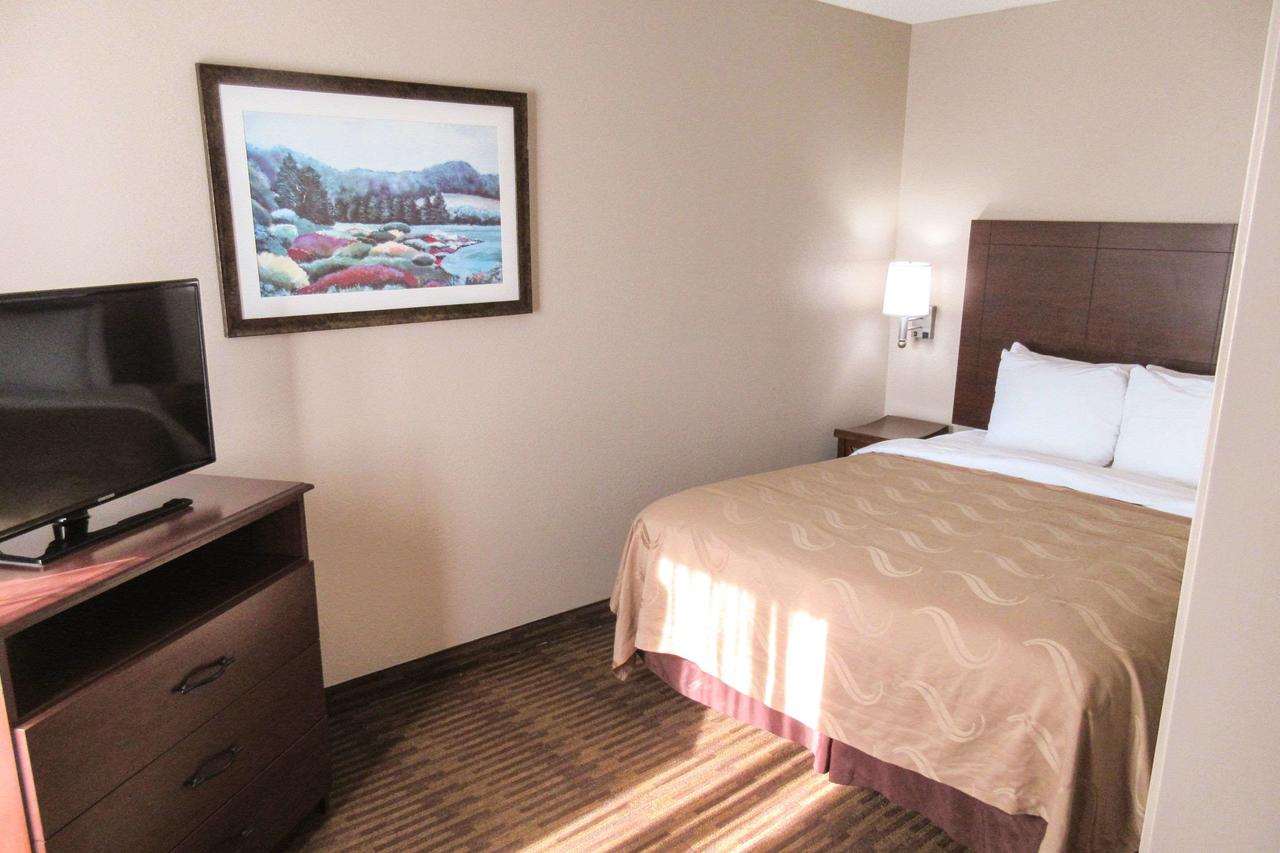 Quality Inn & Suites Lawrence - University Area - thumb 17