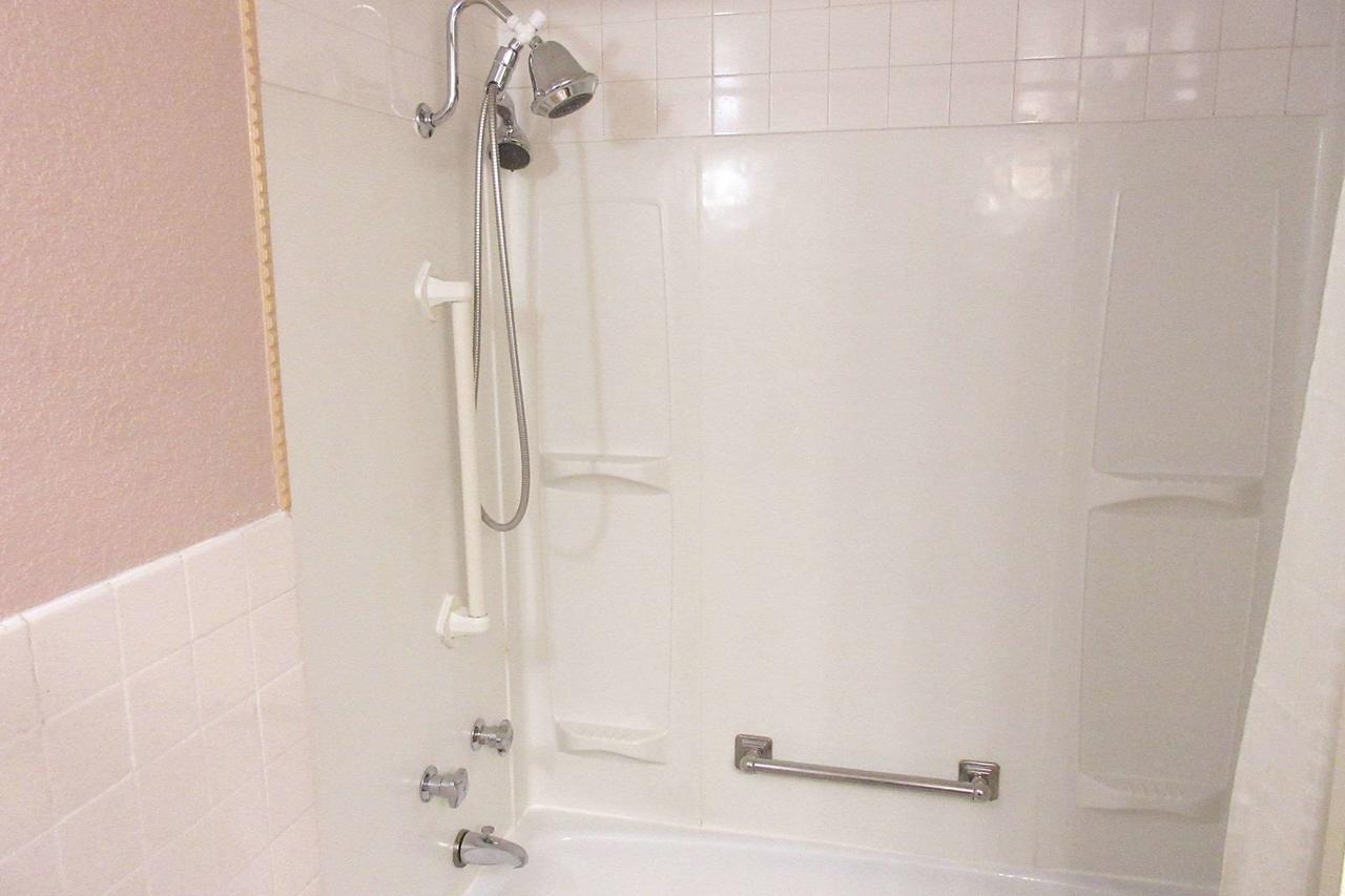 Quality Inn & Suites Lawrence - University Area - thumb 27