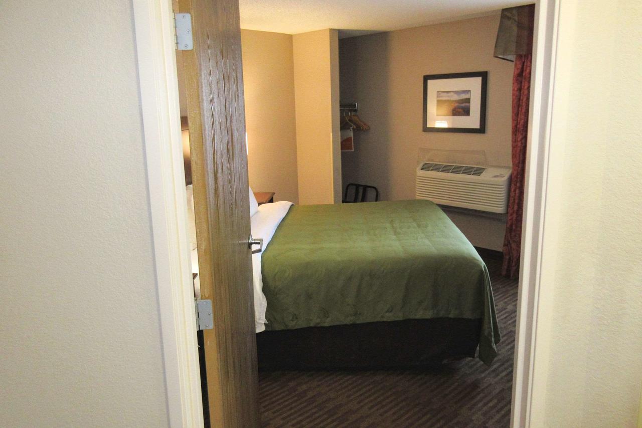 Quality Inn & Suites Lawrence - University Area - thumb 30