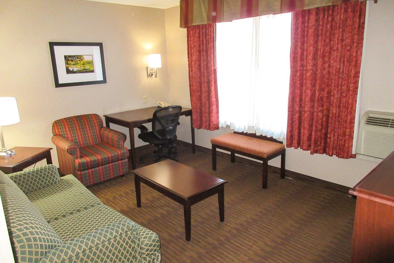 Quality Inn & Suites Lawrence - University Area - thumb 32