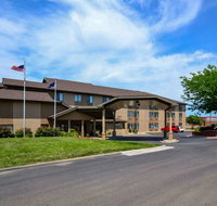 Quality Inn  Suites Lawrence - University Area - Tourism House